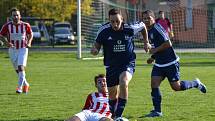 Okresní přebor muži - 6. kolo: FK Dolní Dvořiště (modré dresy) - TJ Smrčina Horní Planá 2:1 (2:1).