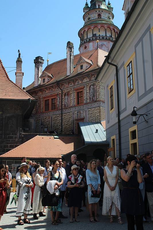 Slavnostní zahájení nové výstavy Šlechtické slavnosti a zábavy v Mincovně českokrumlovského zámku.