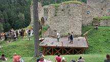 Bitevní souboje sledovali v sobotu návštěvníci hradu Pořešín. Foto: Václav Krametbauer