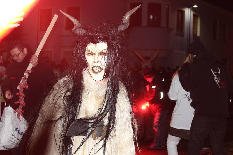 Krampus show v Kaplici si užívali diváci i účinkující.