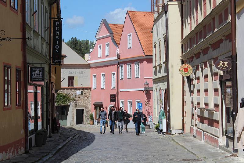 Český Krumlov o prvním májovém víkendu.