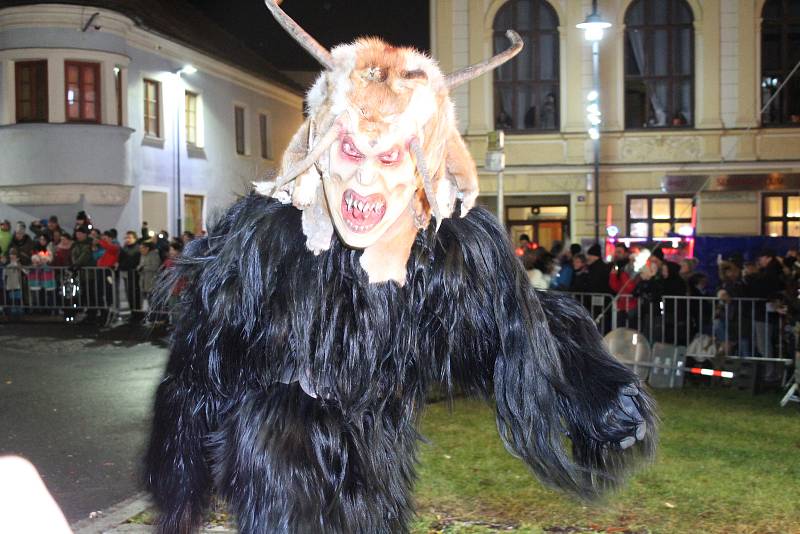 Diváci se během Krampus show Kaplice náramně dobře bavili.