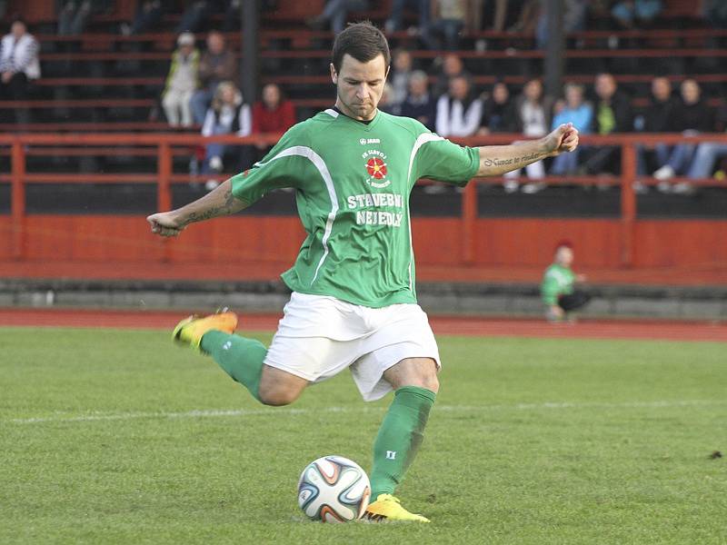 Divize (skupina A) - 11. kolo: Český Krumlov (v zeleném) - Táborsko B 2:2 (1:1), na penalty 4:5.