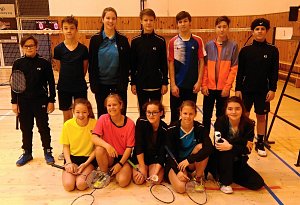 Výprava českokrumlovských badmintonistů na turnaji v Táboře.