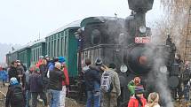 Parní vlak, který do Českého Krumlova přijel v sobotu, přilákal na slavnost 120. výročí otevření trati České Budějovice - Kájov desítky diváků.