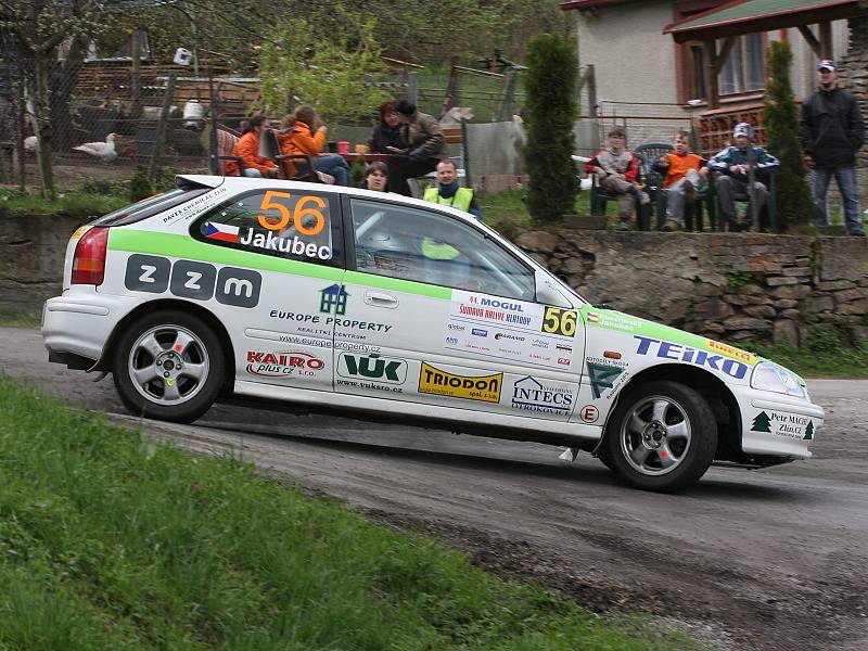 Jan Jakubec s Pavlem Kacerovským na trati 44. Mogul Šumava Rallye 2009.