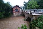 Řeka Polečnice v Českém Krumlouvě ve čtvrtek večer dosáhla prvního povodňového stupně.