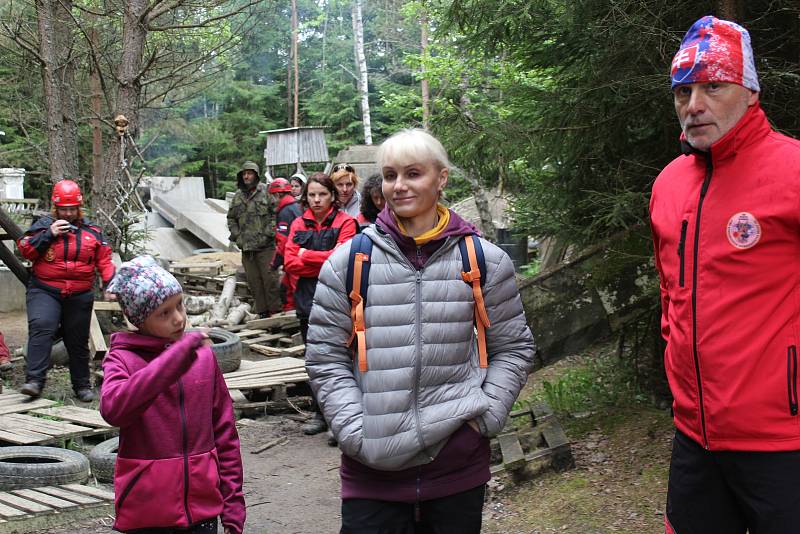 Až z Japonska přijeli kynologové na soutěž Intercup Humanity 2018, kterou na Spáleništi pořádala Jihočeská záchranná brigáda kynologů.