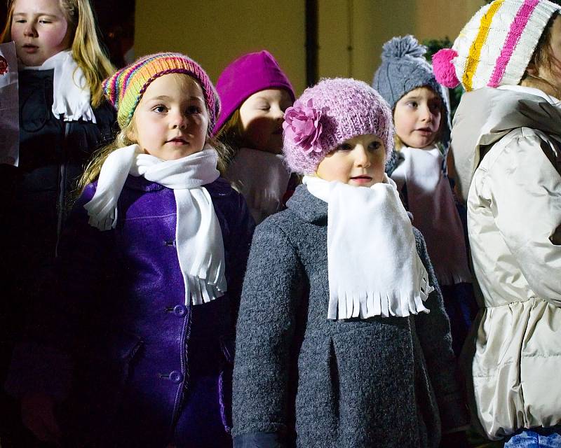 Koledy s Deníkem zpívali i ve Vyšším Brodě.