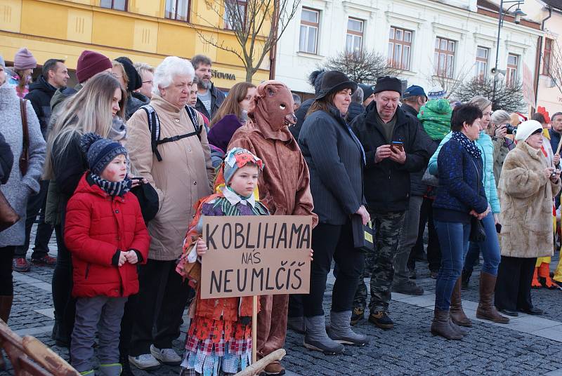 Masopustní muzika a vůně zabijačkových pochoutek se nesly kaplickým náměstím.