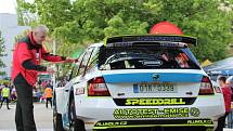 Sedmačtyřicátý ročník Rallye Český Krumlov byl v pátek odpoledne zahájen v Jelence.