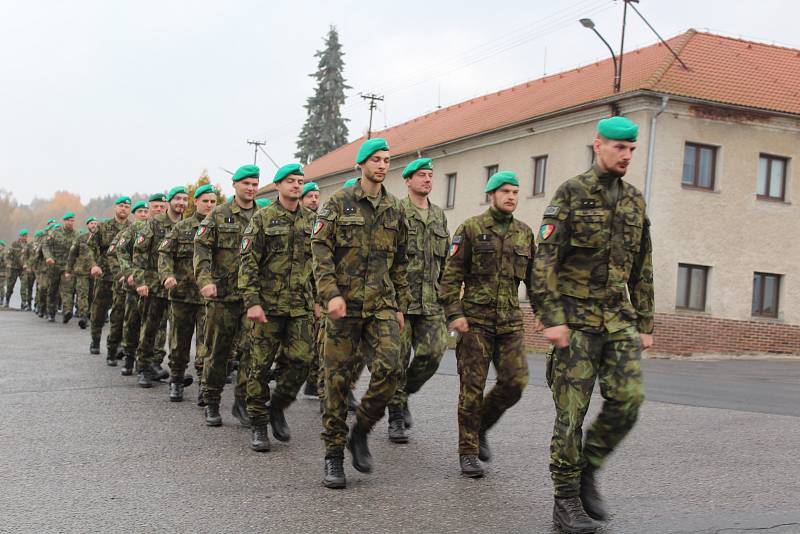 V Polné na Šumavě volilo několik stovek vojáků.