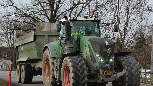 Protestní akce zemědělců plánovaná na středu 2. února byla zrušená. Snímek je z protestní jízdy traktorů na Českokrumlovsku. 