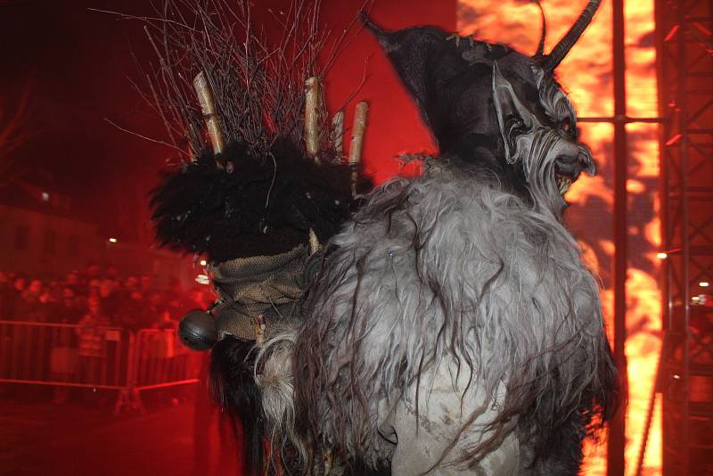 Diváci se během Krampus show Kaplice náramně dobře bavili.