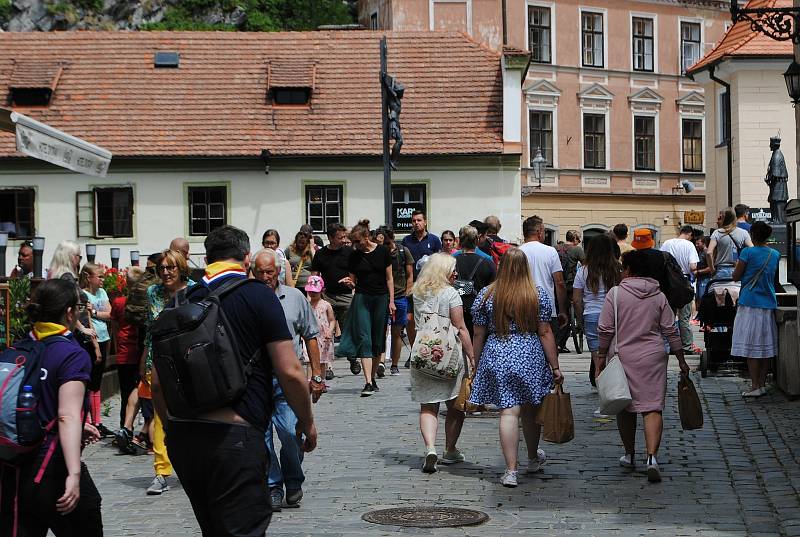 Český Krumlov o prodlouženém červencovém víkendu.