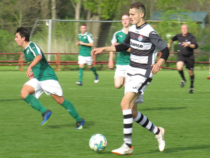 I. B třída (skupina A) – 22. kolo: FK Spartak Kaplice (bíločerné dresy) – TJ Malše Roudné B 8:0 (6:0).