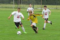 Oblastní I.A třída starších žáků (skupina A) - 3. kolo: FK Spartak Kaplice (žluté dresy) - TJ Centropen Dačice + Třebětice 15:0 (7:0).