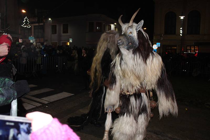 Diváci se během Krampus show Kaplice náramně dobře bavili.