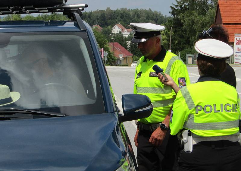Bezpečnostně dopravní akce policie Prázdniny na hraničním přechodu Dolní Dvořiště.