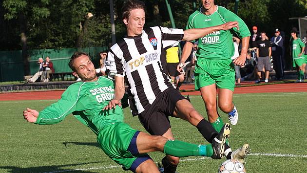 Fotbalové derby odvěkých okresních rivalů - českokrumlovského Slavoje a kaplického Spartaku.