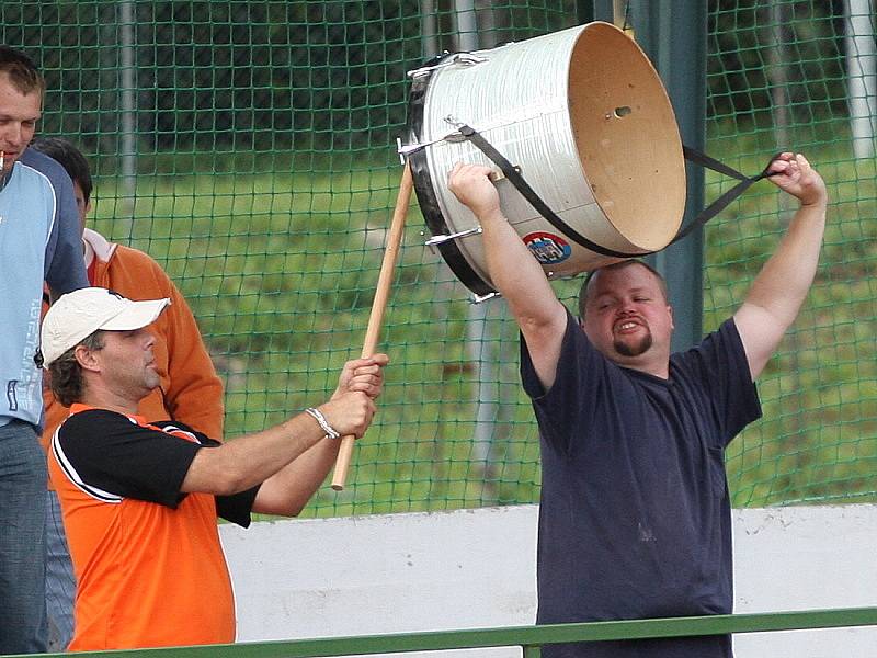 Fotbalové derby odvěkých okresních rivalů - českokrumlovského Slavoje a kaplického Spartaku.