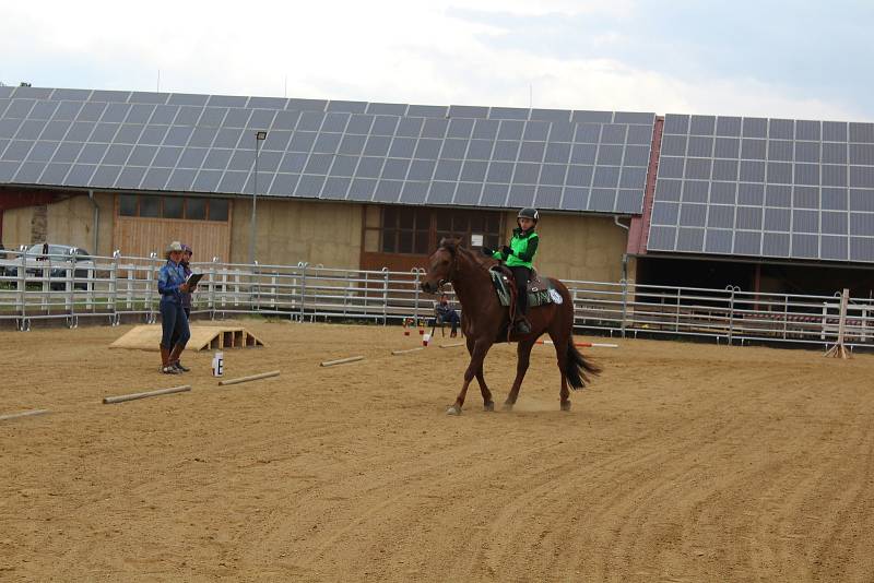 První závody v jezdecké disciplině Working equitation na Ranči v Čertyni.