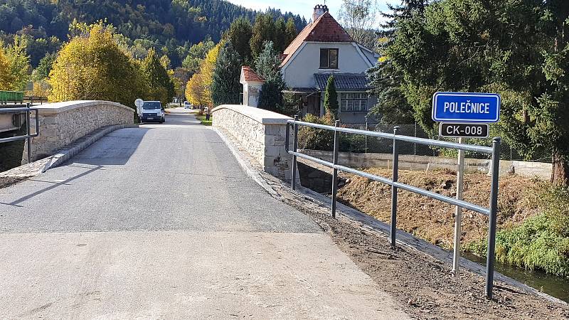 Kamenný most v Dobrkovicích před opravou a po rekonstrukci.