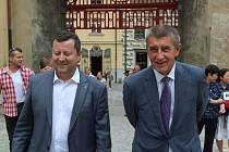 Ministr kultury Antonín Staněk s premiérem Andrejem Babišem vyrazili do Českého Krumlova řešit, co s otáčivým hledištěm.