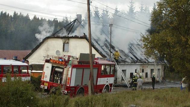 Bývalý starosta měl údajně  při nákupu tohoto hasičského vozidla T – 815 CAS 32 v roce 2003  snížit částku  pro  výpočet  celního dluhu.  Stát tak přišel o 110 000 korun.