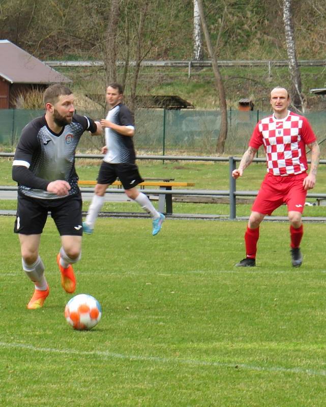 Fotbalová I.B třída: Spartak Kaplice B - Velešín 5:0 (2:0).