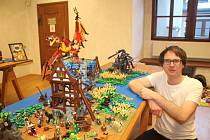Výstava soukromé sbírky Lego Michala Plose je k vidění v českokrumlovském infocentru na náměstí.