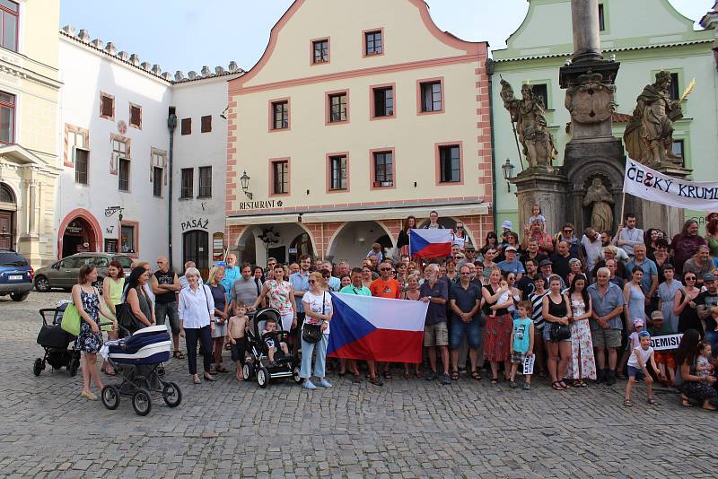 V Českém Krumlově se za nezávislou justici a proti premiérovi demonstrovalo už počtvrté.