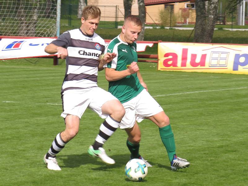 I. B třída (skupina A) – 22. kolo: FK Spartak Kaplice (bíločerné dresy) – TJ Malše Roudné B 8:0 (6:0).