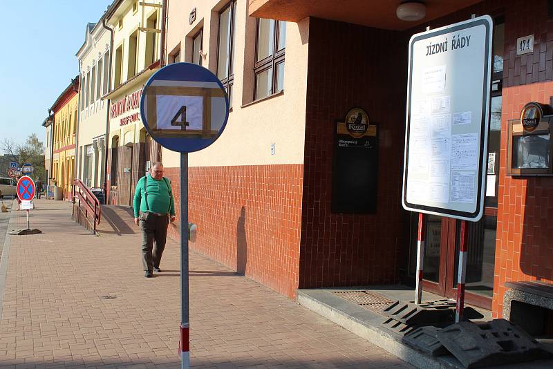 Přestavba autobusového nádraží ve Velešíně jede na plné obrátky.