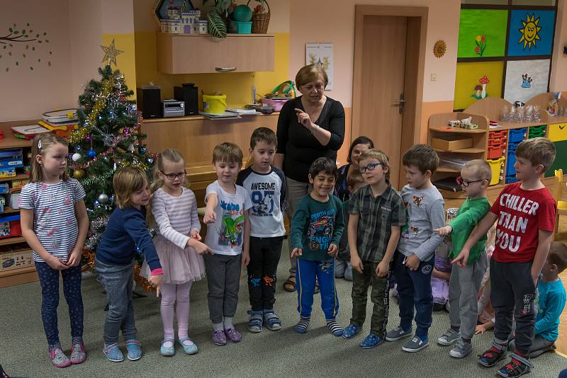 Předvánoční setkání dětí s rodiči v MŠ Dubínek na Plešivci.