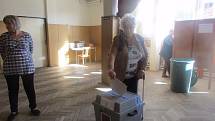 Volby v Loučovicích v tamním kulturním domě.