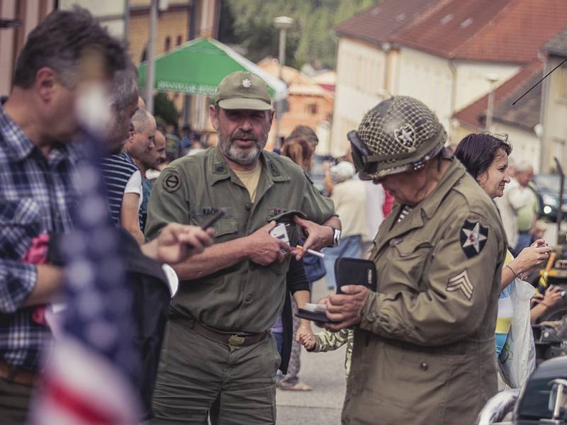 Českokrumlovskem projel konvoj armádních veteránů.