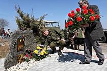 Lidé na pád amerického letce, který položil svůj život na sklonku války na jihu Čech, nezapomínají.