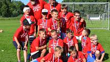 Trofej okresních přeborníků v kategorii mladších přípravek vybojovali v sezoně 2018/19 benjamínci společenství Sokola Křemže a SK Holubov.