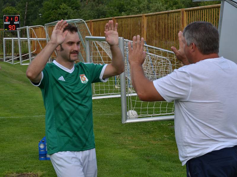 OP muži - 21. kolo: TJ Smrčina Horní Planá (zelené dresy) - Sokol Křemže 2:0 (1:0).