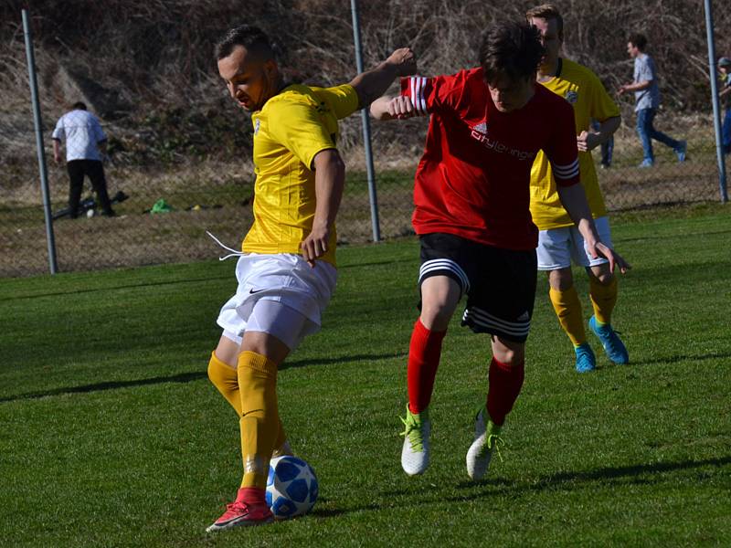 I.A třída (skupina A) – 15. kolo: SK Větřní (červené dresy) – SK Lhenice 1:3 (0:3).