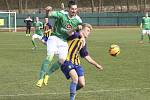 Česká divize (skupina A) - 19. kolo: FK Slavoj Č. Krumlov (v zeleném) - Senco Doubravka 1:1 (1:1), na penalty 1:3.