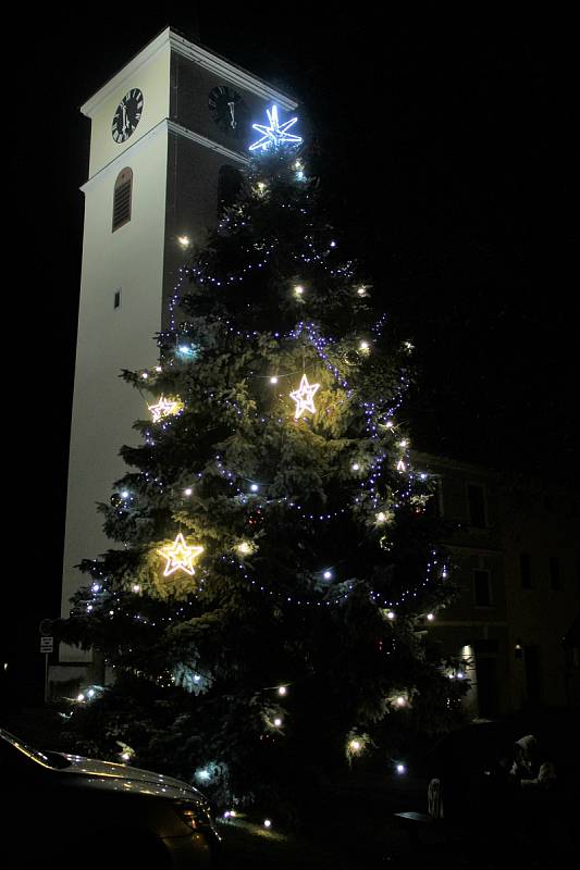 Velešín. Potěšte se pohledem na vánoční stromy ve městech a obcích regionu.