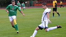 Divize A - 2. kolo: FK Slavoj Český Krumlov (zelené dresy) - FK Olympie Březová 3:0 (1:0).