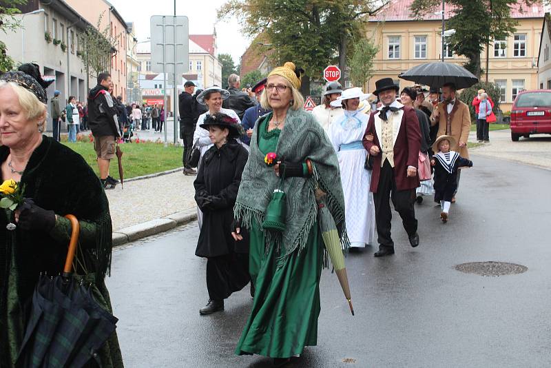 Sobotní hlavní průvod Kaplických slavností připomněl letošní sté výročí vzniku republiky.