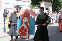 Krumlovské Slavnosti pětilisté růže jsou letos dvoudenní, konají se 16. a 17. června 2023.