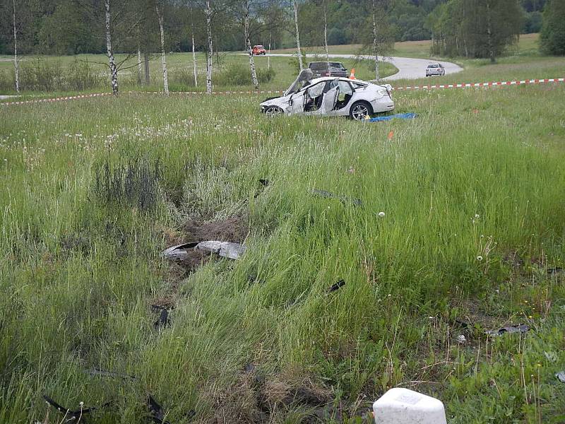 U Dolního Dvořiště se srazila dvě auta, jeden z řidičů na místě zemřel.