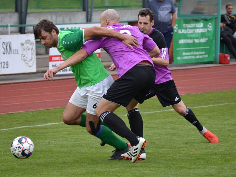 KP – vložené 16. kolo: FK Slavoj Český Krumlov (zelené dresy) – SK Jankov 1:2 (0:1).