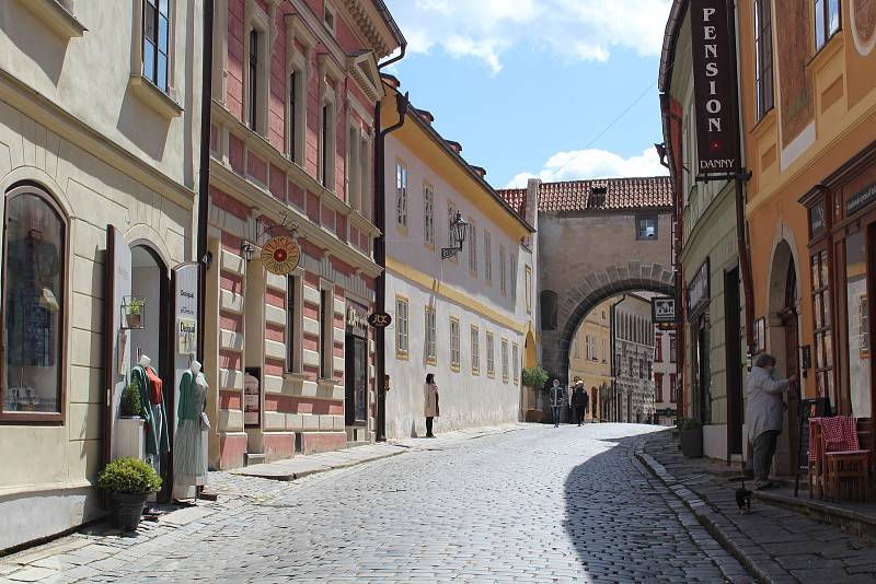 Český Krumlov o prvním májovém víkendu.