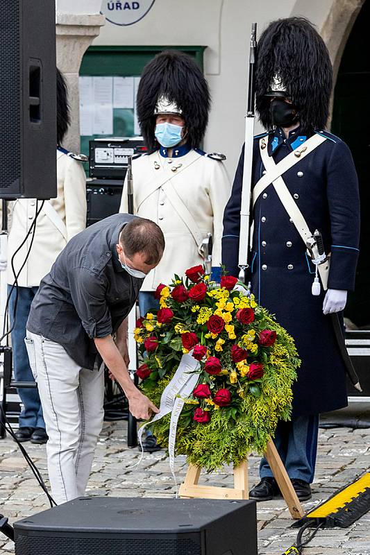 Cestovatelé při jízdě na počest Miloslava Stingla zavítali do Českého Krumlova.